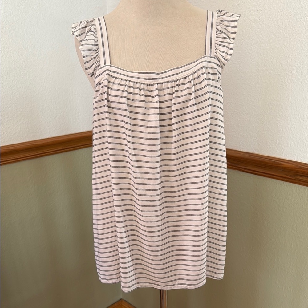 NWT LOFT White and Black Ruffled Sleeveless Tank Top S - Picture 2 of 9